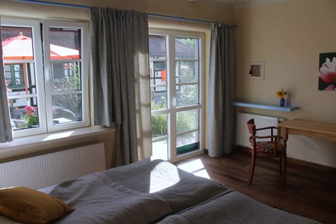 Egyptian cotton sheets, premium bedding, pillowtop beds