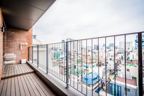 Balcony Suite | Street view