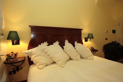 Superior Double Room, Balcony | Frette Italian sheets, premium bedding, pillowtop beds, in-room safe