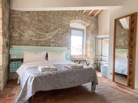 Deluxe Room | Soundproofing, rollaway beds, free WiFi, bed sheets