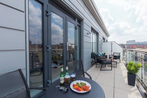 Penthouse Studio | Terrace/patio