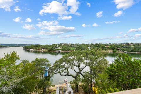 another view from the upper balcony