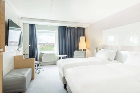 Superior Room, City View (High Floor) | Hypo-allergenic bedding, minibar, in-room safe, desk