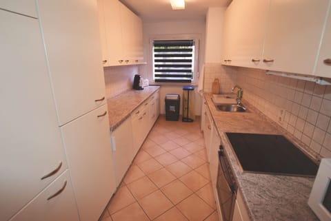 Apartment, 2 Bedrooms (85-00) | Private kitchen | Fridge, stovetop, dishwasher, coffee/tea maker