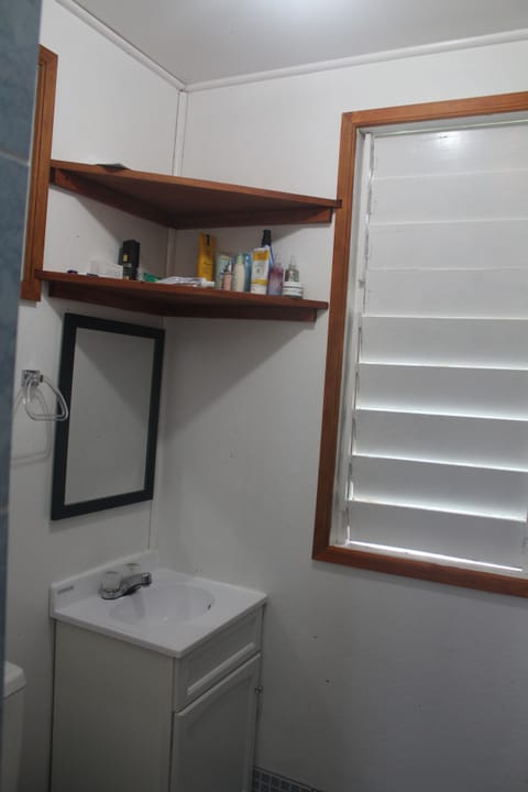 Business Apartment, 2 Bedrooms, Kitchen, Partial Sea View | Bathroom | Shower, rainfall showerhead, free toiletries, towels