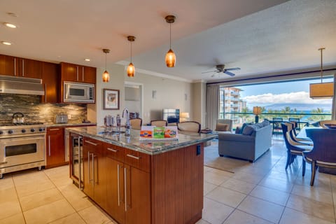 Suite, 3 Bedrooms, Ocean View | Private kitchen | Full-size fridge, microwave, oven, stovetop