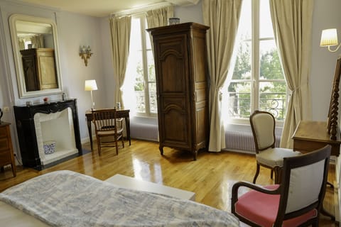 Deluxe Double Room, Private Bathroom (Chambre Bleue) | 1 bedroom