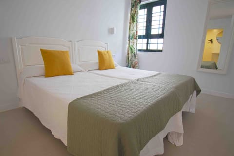 Comfort Apartment, 1 Bedroom | In-room safe, free cribs/infant beds, rollaway beds, free WiFi