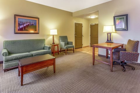 Suite, 1 King Bed, Accessible, Non Smoking | Premium bedding, pillowtop beds, in-room safe, blackout drapes