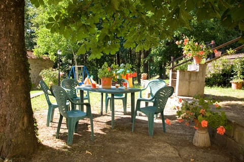 Outdoor with  BBQ and table for everything