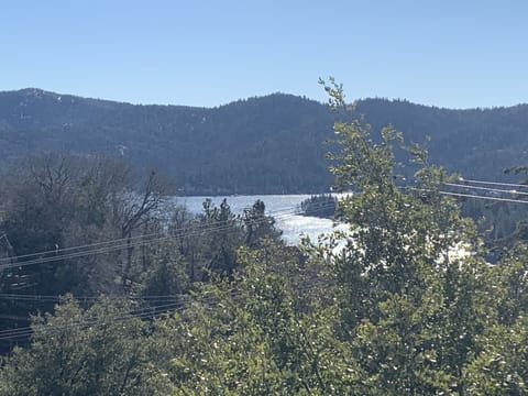 Spectacular views of Lake Arrowhead & mountains from 2 floors & outdoor deck