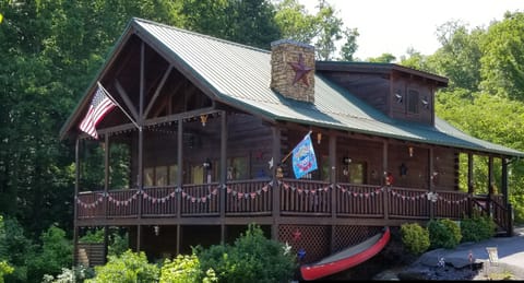 THE ABSOLUTE BEST CABIN!!!