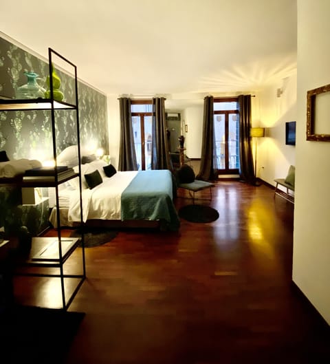 Deluxe Double Room (11) | Premium bedding, down comforters, memory foam beds, minibar