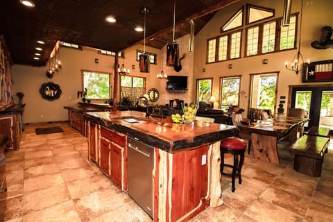 Kitchen counter, double sink and dishwasher.
#Frio #Frioriver #Garner #Neals