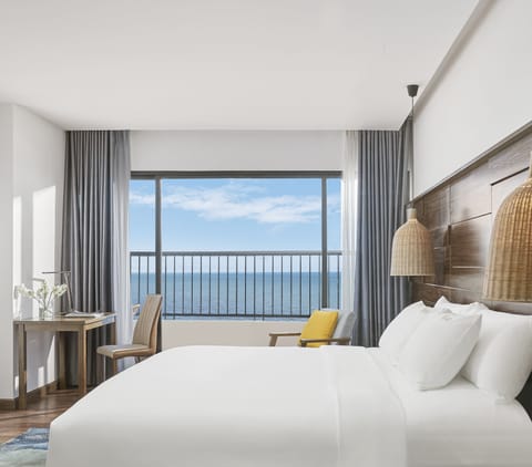 Grand Deluxe Ocean View With Balcony | In-room safe, laptop workspace, blackout drapes, free cribs/infant beds