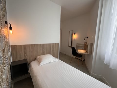 Superior Single Room | Individually decorated, individually furnished, desk, soundproofing