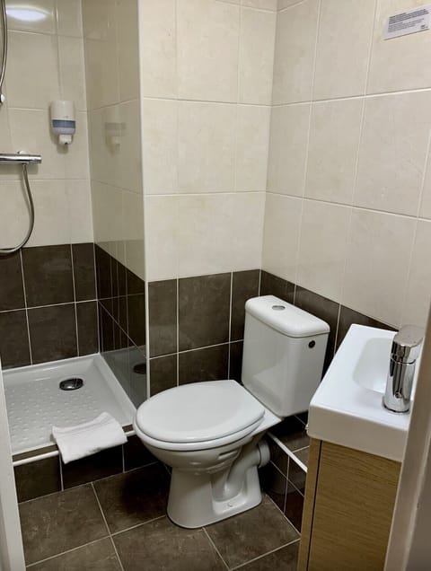 Single Room | Individually decorated, individually furnished, desk, soundproofing