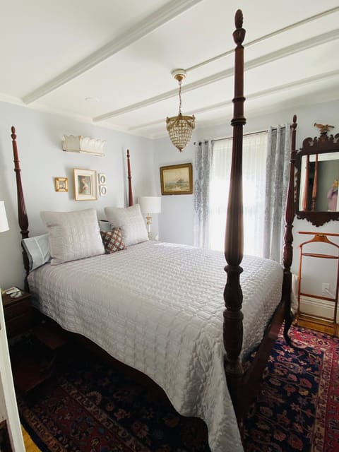Petite Kroeg, 1 Queen Bed, Non Smoking | 1 bedroom, Egyptian cotton sheets, premium bedding, pillowtop beds