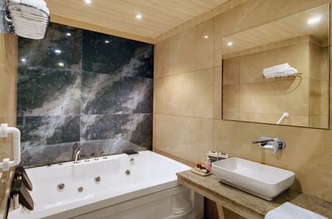 Presidential Suite, Balcony | Bathroom | Free toiletries, hair dryer, slippers, towels