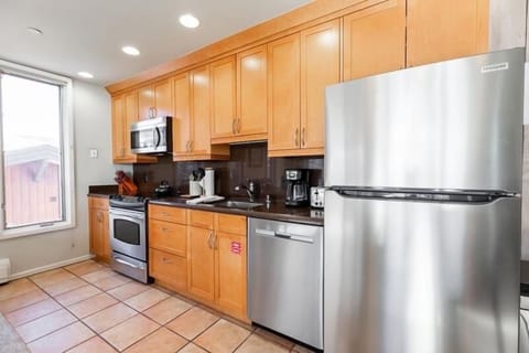 Condo, 2 Bedrooms | Private kitchen | Fridge, oven, coffee/tea maker, toaster