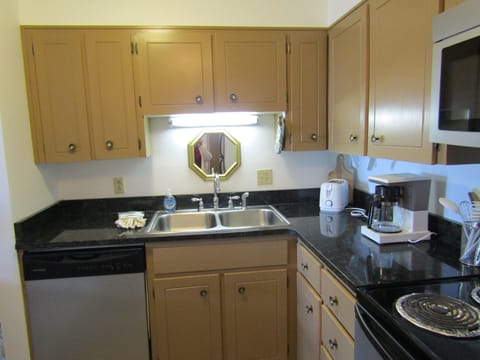 Condo, 1 Bedroom | Private kitchen | Fridge, microwave, oven, dishwasher