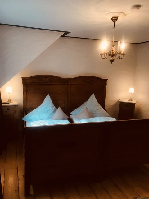 Basic Double Room (External Bathroom) | Free cribs/infant beds, free WiFi, bed sheets