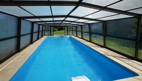 Seasonal outdoor pool, sun loungers