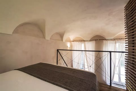 Deluxe Suite, 1 King Bed with Sofa bed, Non Smoking | Egyptian cotton sheets, premium bedding, down comforters, soundproofing