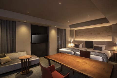 Premier Twin Room | In-room safe, laptop workspace, blackout drapes, soundproofing