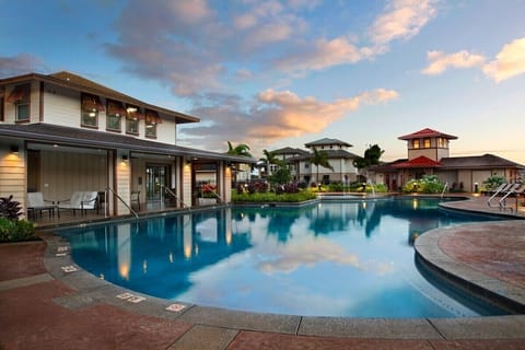 A recreational center
offering an inviting family pool and a Keiki pool