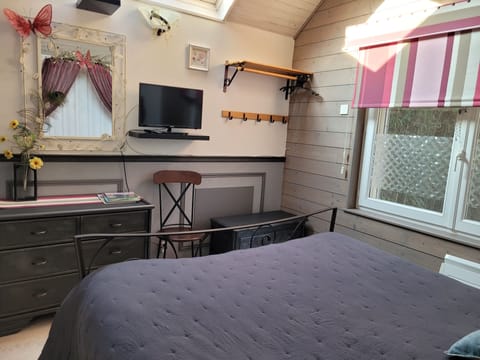 Deluxe Apartment | Premium bedding, blackout drapes, soundproofing, iron/ironing board