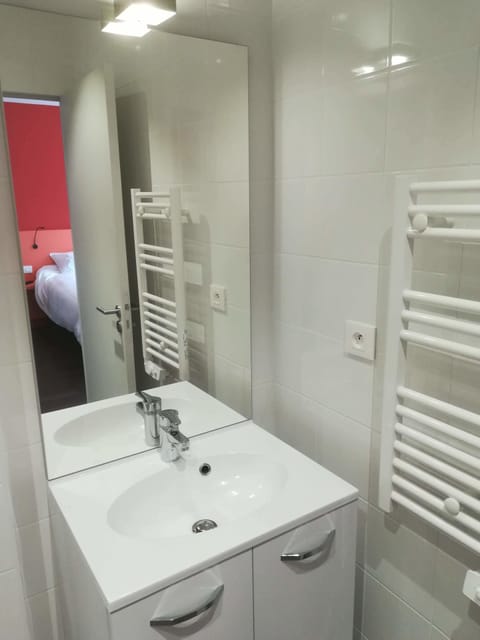 Comfort Double Room, 1 Queen Bed, Terrace | Bathroom sink