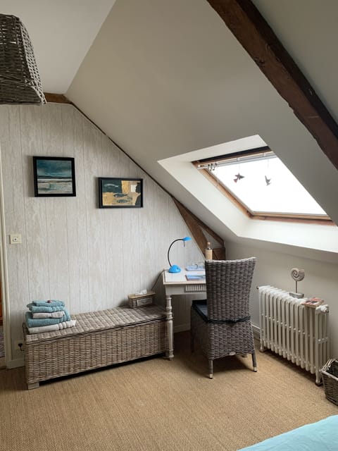 Family Room, 2 Bedrooms, Hot Tub, Garden Area | Individually decorated, individually furnished, desk, laptop workspace