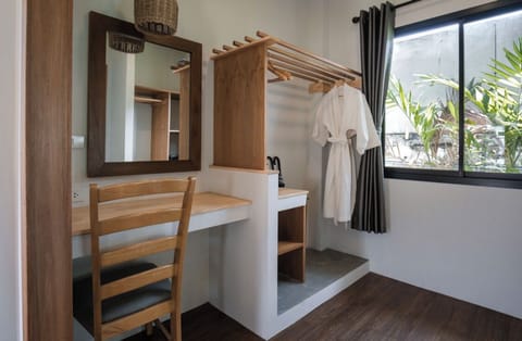 Suite with SPA Bath | Bathroom | Separate tub and shower, jetted tub, rainfall showerhead