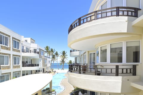 3 Bedroom Family Suite | Balcony view