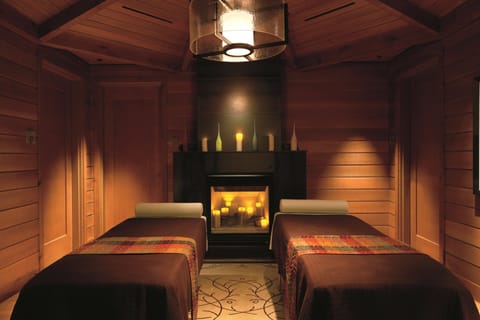 Couples treatment rooms, sauna, spa tub, steam room, body treatments