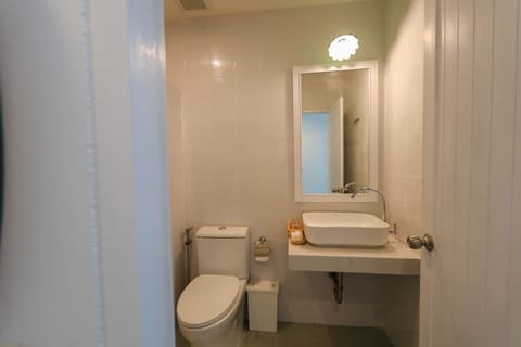 Superior Triple Room, 2 Bedrooms | Bathroom | Shower, free toiletries, hair dryer, towels