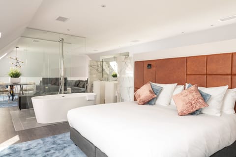 The Loft Suite | Minibar, in-room safe, desk, iron/ironing board