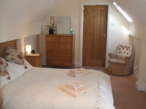 Double Room, Ensuite (Terrace Room) | Iron/ironing board, free WiFi, bed sheets