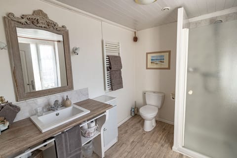 Triple Room, Ensuite, Garden View (L'Automne) | Bathroom