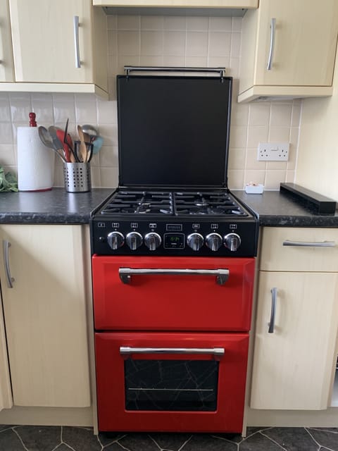 New dual fuel cooker