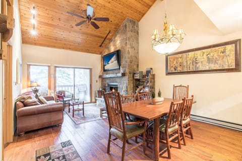 High end, PH (2 levels) 2 King Beds; F/P sleeper sofa, Bunks/Queen, best of TP