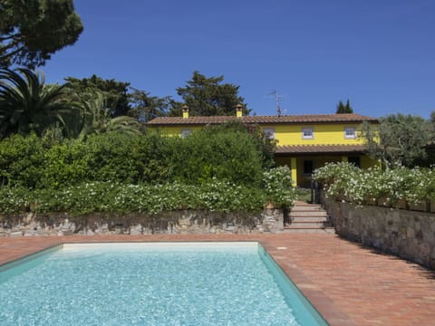 Property, Swimming Pool, Real Estate, House, Building, Leisure, Home, Villa, Estate, Tree