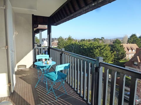 Property, Porch, Real Estate, Balcony, Building, House, Handrail, Deck, Home, Apartment