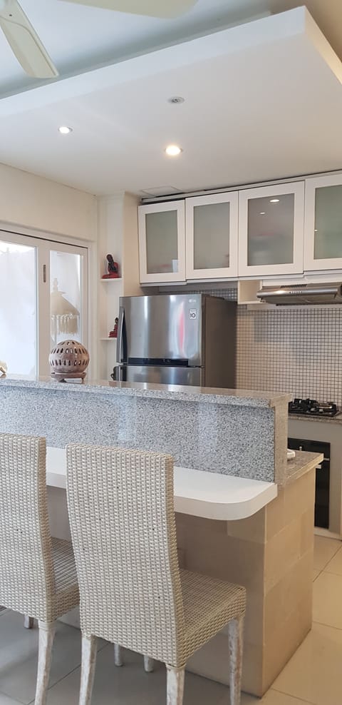 Villa, 3 Bedrooms | Private kitchenette | Fridge, stovetop, cookware/dishes/utensils