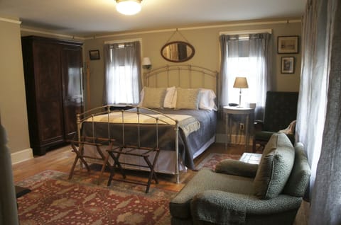 Deluxe Double Room (The Architect's Room) | Individually decorated, individually furnished, desk, blackout drapes