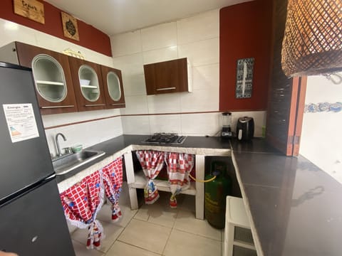 Luna Roja 14 Personas | Private kitchen | Fridge, microwave, rice cooker, cookware/dishes/utensils