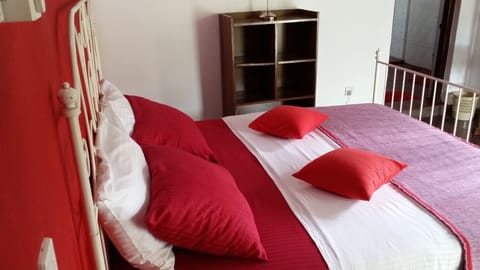 Standard Double Room | Bed sheets