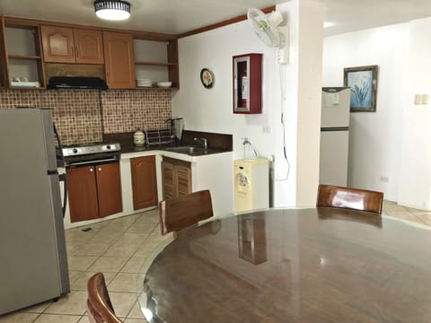 Villa Monte | Private kitchenette | Full-size fridge, microwave, stovetop, electric kettle