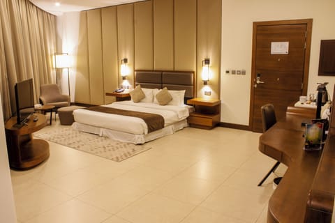 King Room - Disability Access | Premium bedding, minibar, in-room safe, desk